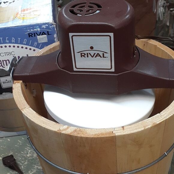 Rival Ice Cream Maker & Yogurt Freezer #8550 Wood Bucket 5 Qt. USA - Picture 9 of 17
